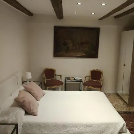 Castello 招待所 3*