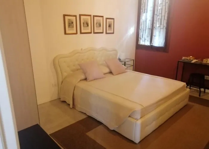 Castello 招待所 3*