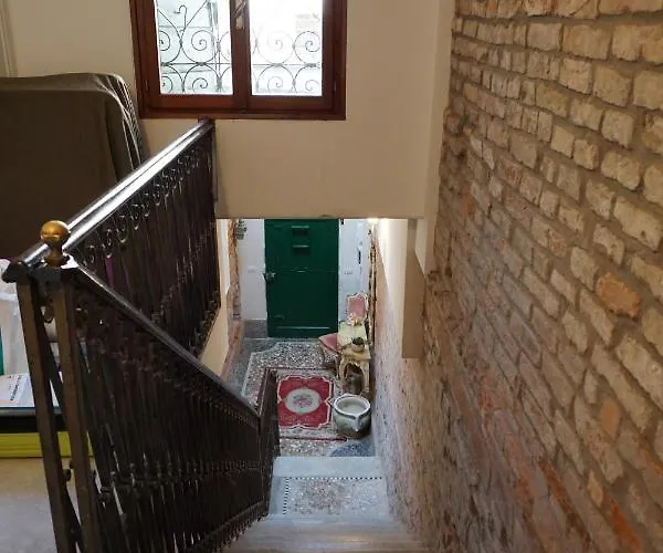 Castello Affittacamere 3*