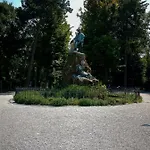 Castello بيت ضيافة